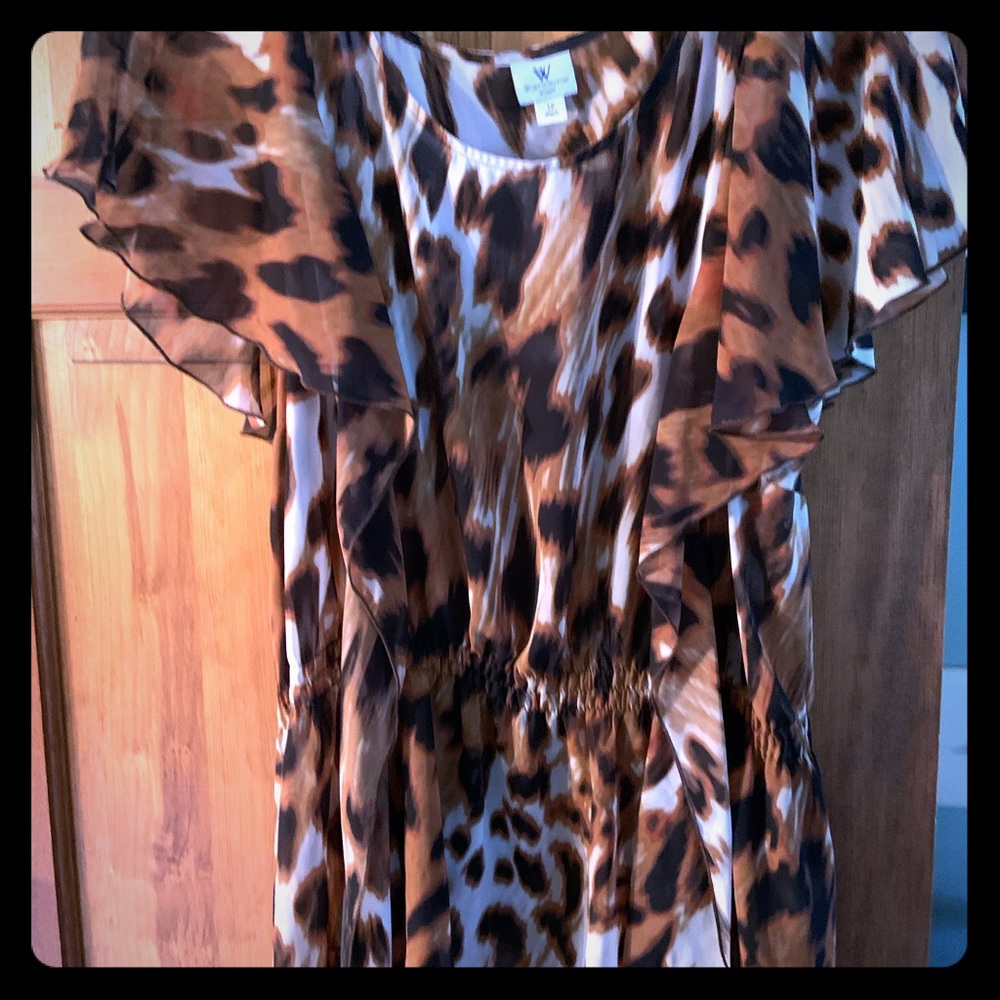Woman’s lightweight tunic top